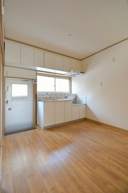 広島市西区南観音６丁目の一戸建ての居間・リビング