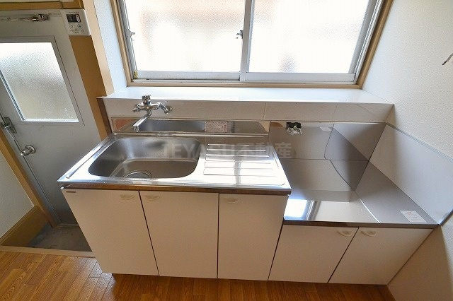 広島市西区南観音６丁目の一戸建てのキッチン