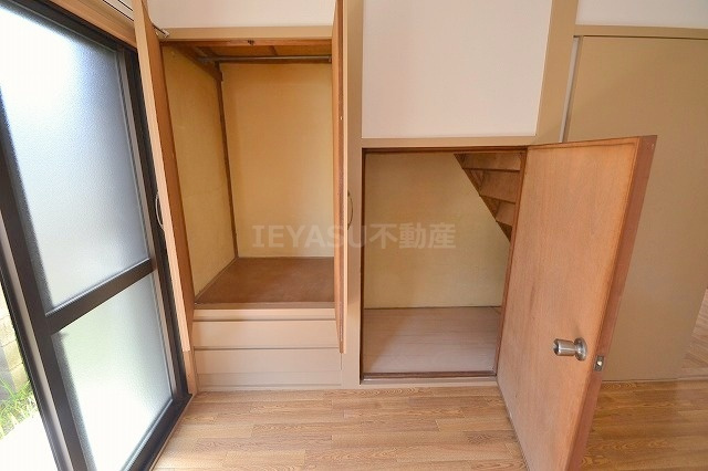 広島市西区南観音６丁目の一戸建ての収納