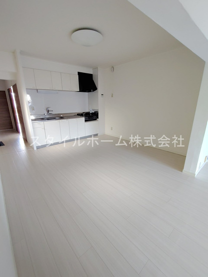 【居間・リビング】 | 平川ガーデンハイツ