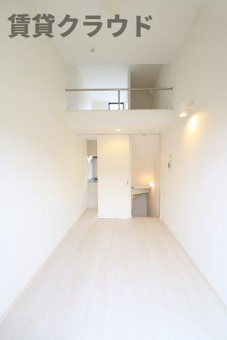 レガーロ千葉中央の居間・リビング|こちらのリビングで趣味の時間をお楽しみください