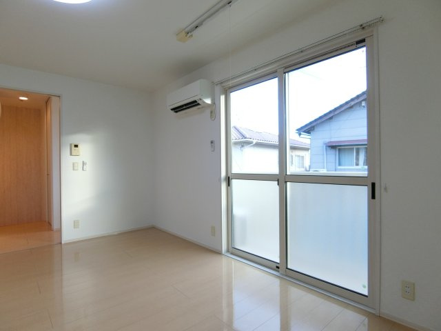 クラルテの居間・リビング