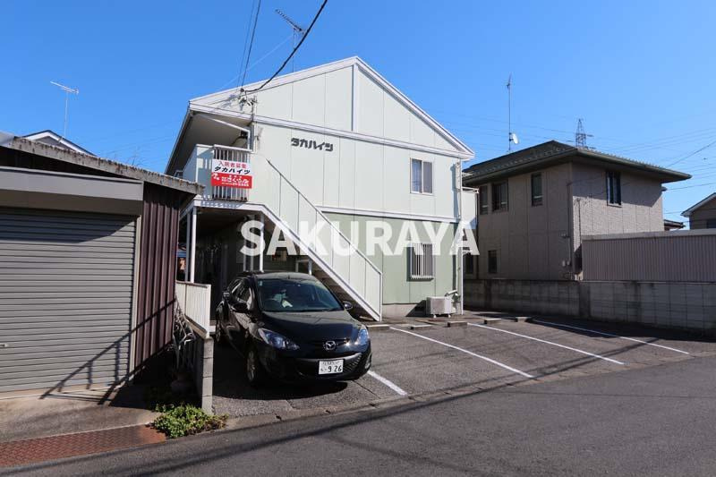 タカハイツの駐車場