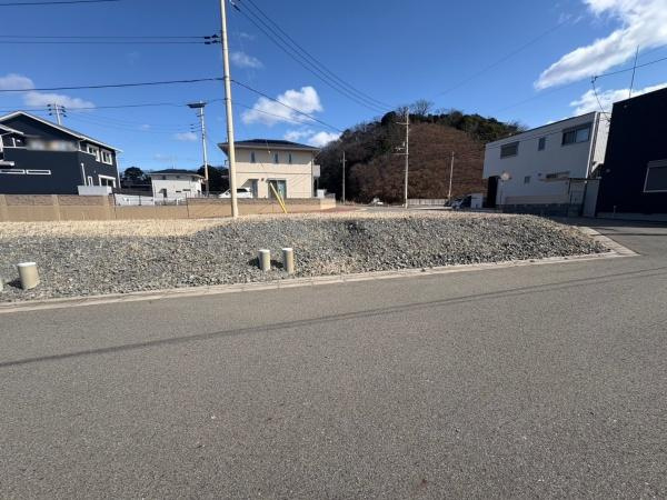 和歌山市ふじと台　中古戸建の前面道路含む現地写真