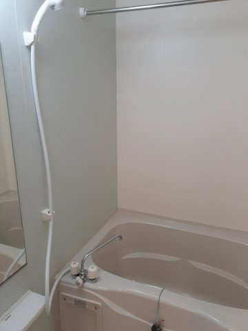 エレガンス山川Ⅱの浴室