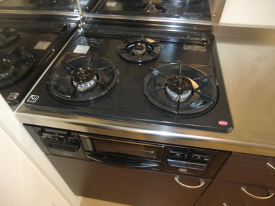 【キッチン】 | レオネクストＳＵＣＲＥ | ガス３口コンロ