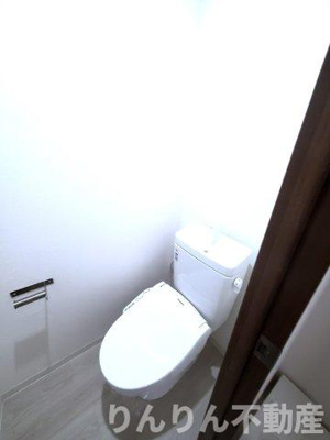 【トイレ】 | LEAO ALEGRIA | 落ち着いた色調のトイレです