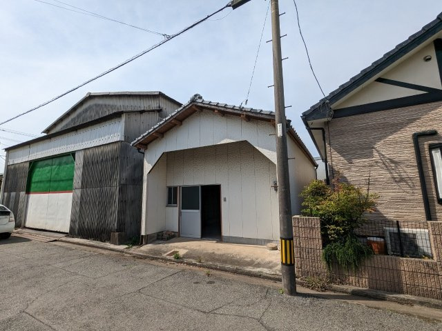 西浜田倉庫の外観