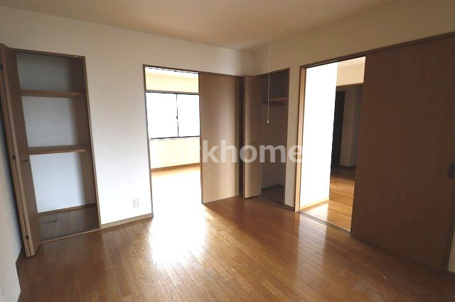 ハピネスシティの洋室|ゆったりした洋室です　※間取り反転の場合あり、内装が若干異なる場合がございます
清掃前