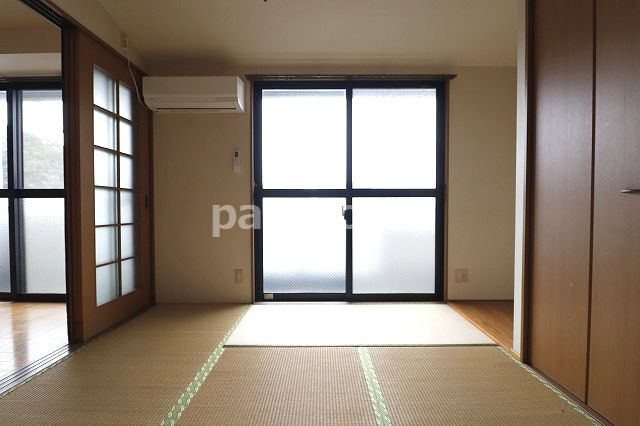 ハピネスシティの和室|い草の香りが落ち着く素敵な和室です　※間取り反転の場合あり、内装が若干異なる場合がございます
清掃前