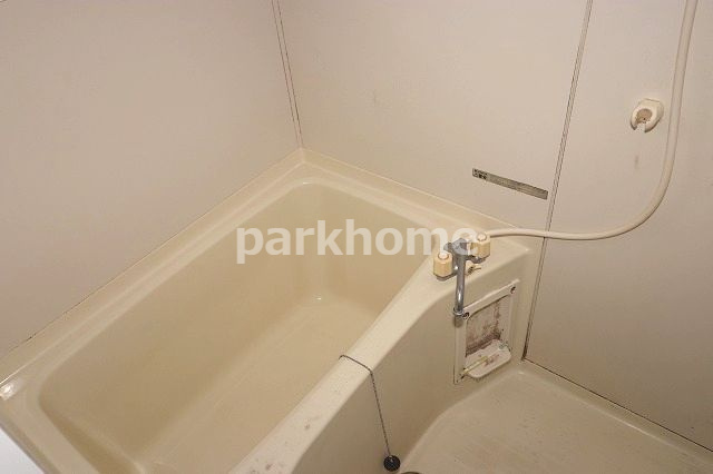 ハピネスシティの浴室|コンパクトで使いやすいお風呂です　※間取り反転の場合あり、内装が若干異なる場合がございます
清掃前