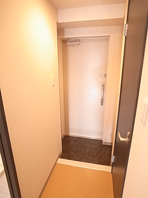 サンコー南の玄関|同物件反転タイプの写真