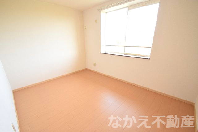【寝室】 | 広くて明るい寝室