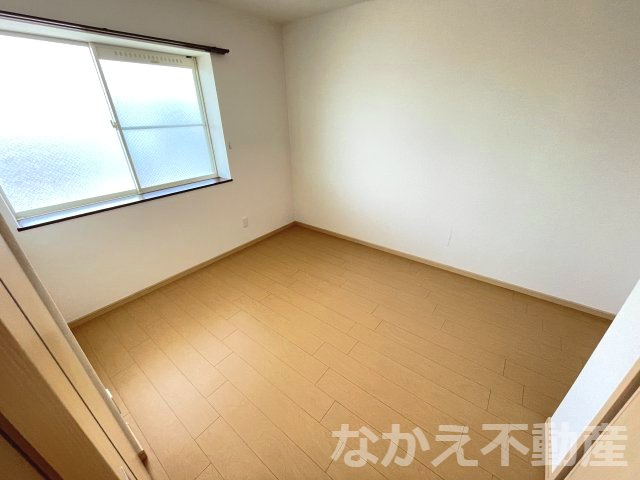【寝室】 | 落ち着いた色調の寝室です