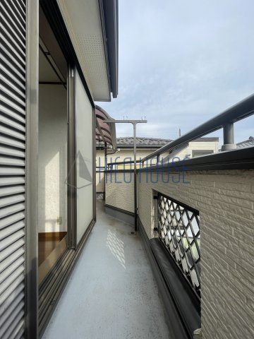 ガレージ付き今福戸建のバルコニー