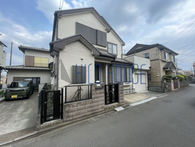 ガレージ付き今福戸建の外観