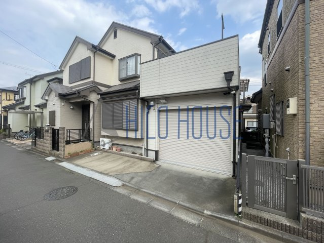 ガレージ付き今福戸建