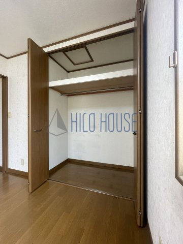 ガレージ付き今福戸建の収納