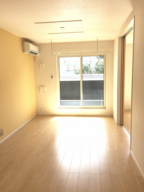 リサヤニシルの居間・リビング