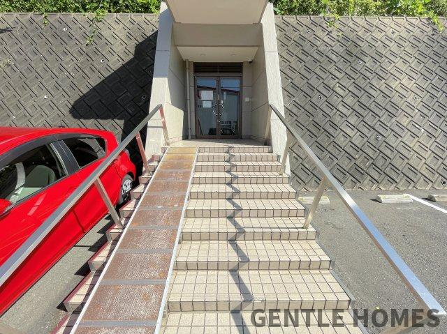 エクレール名島のエントランス