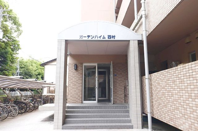 ガーデンハイム西村のエントランス|清潔なエントランスです