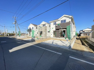 【前面道路含む現地写真】