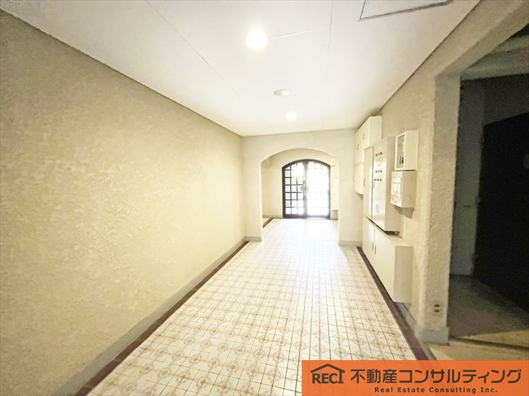 進和東御影アーバンライフのエントランス