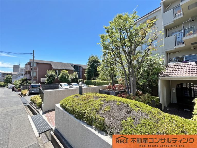 進和東御影アーバンライフの外観