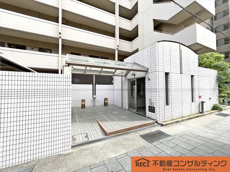 クラージュ東灘のエントランス