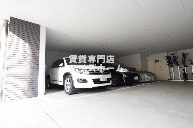 パルティール黒川の駐車場