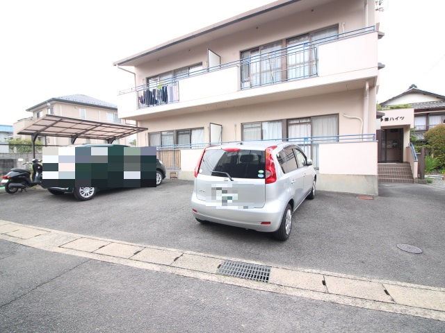 浄徳ハイツの駐車場