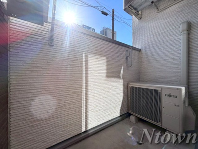 【バルコニー】 | グレイスサコウ | お洗濯にも便利なバルコニー付き