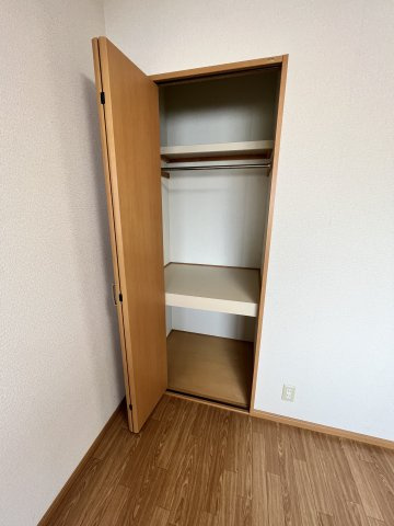 エテルナ鴨島の収納