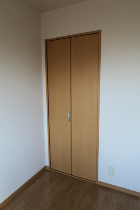 エテルナ鴨島の収納