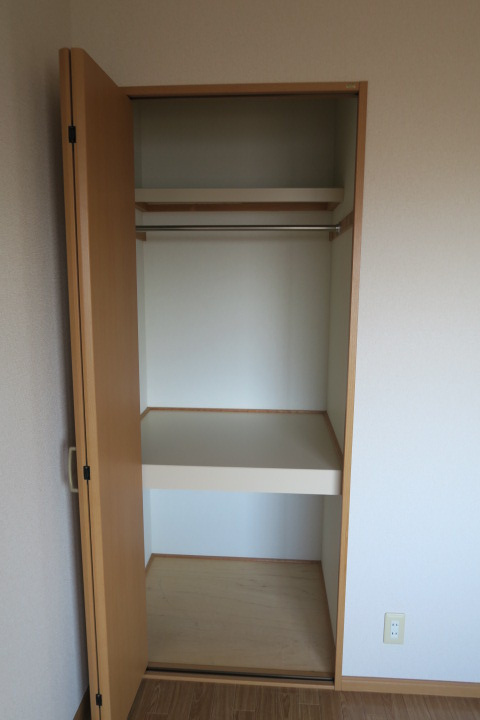 エテルナ鴨島の収納