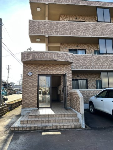エテルナ鴨島のエントランス
