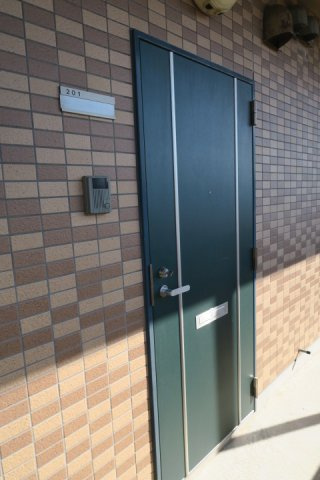 エテルナ鴨島の玄関