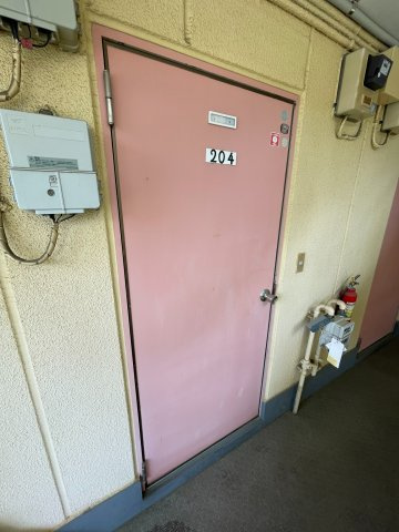 市村マンションの玄関