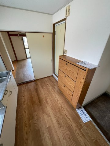 市村マンションの居間・リビング