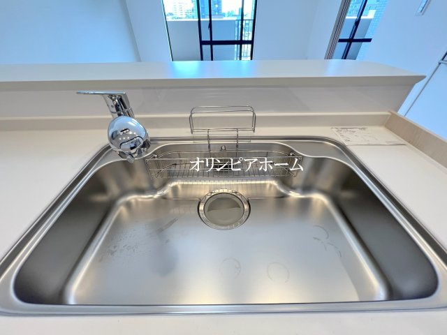 ザ・ウィンベル仙台堀川公園サニーウイング　リ　ノベーションのキッチン