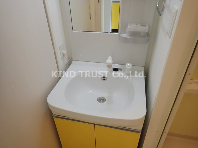 コンフォート滝川公園の洗面所|スペースが確保できる洗面所です