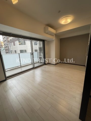 天満橋ケルスコートの居間・リビング