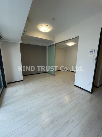 天満橋ケルスコートの居間・リビング