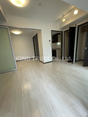 天満橋ケルスコートの居間・リビング