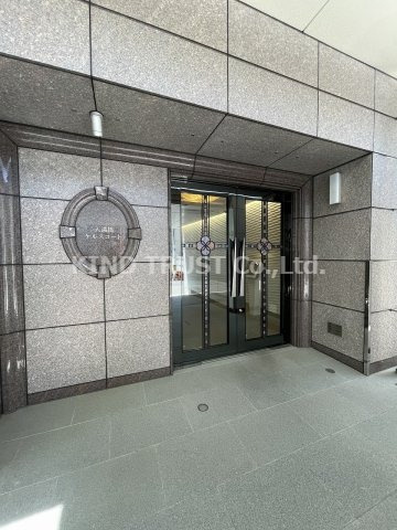 天満橋ケルスコートのエントランス