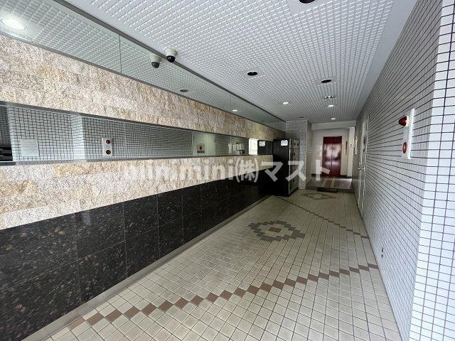 シャトー元町のロビー