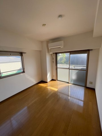 仲介手数料0円！！レージュ　ウエストの居間・リビング