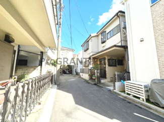 【前面道路含む現地写真】