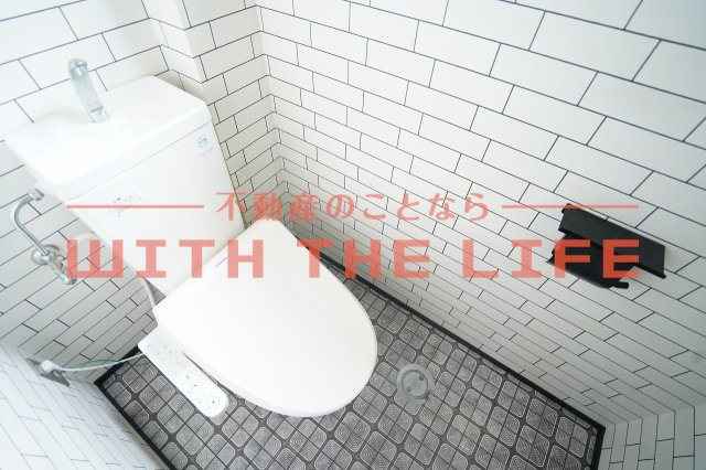 リビル【キャッシュバック対象物件】のトイレ|落ち着いた色調のトイレです