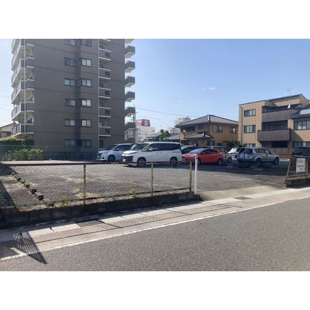 加納寿町1丁目駐車場